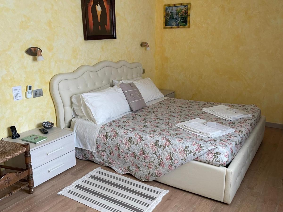 Hotel Diffuso Il Portichetto Vezio Perledo Kültér fotó