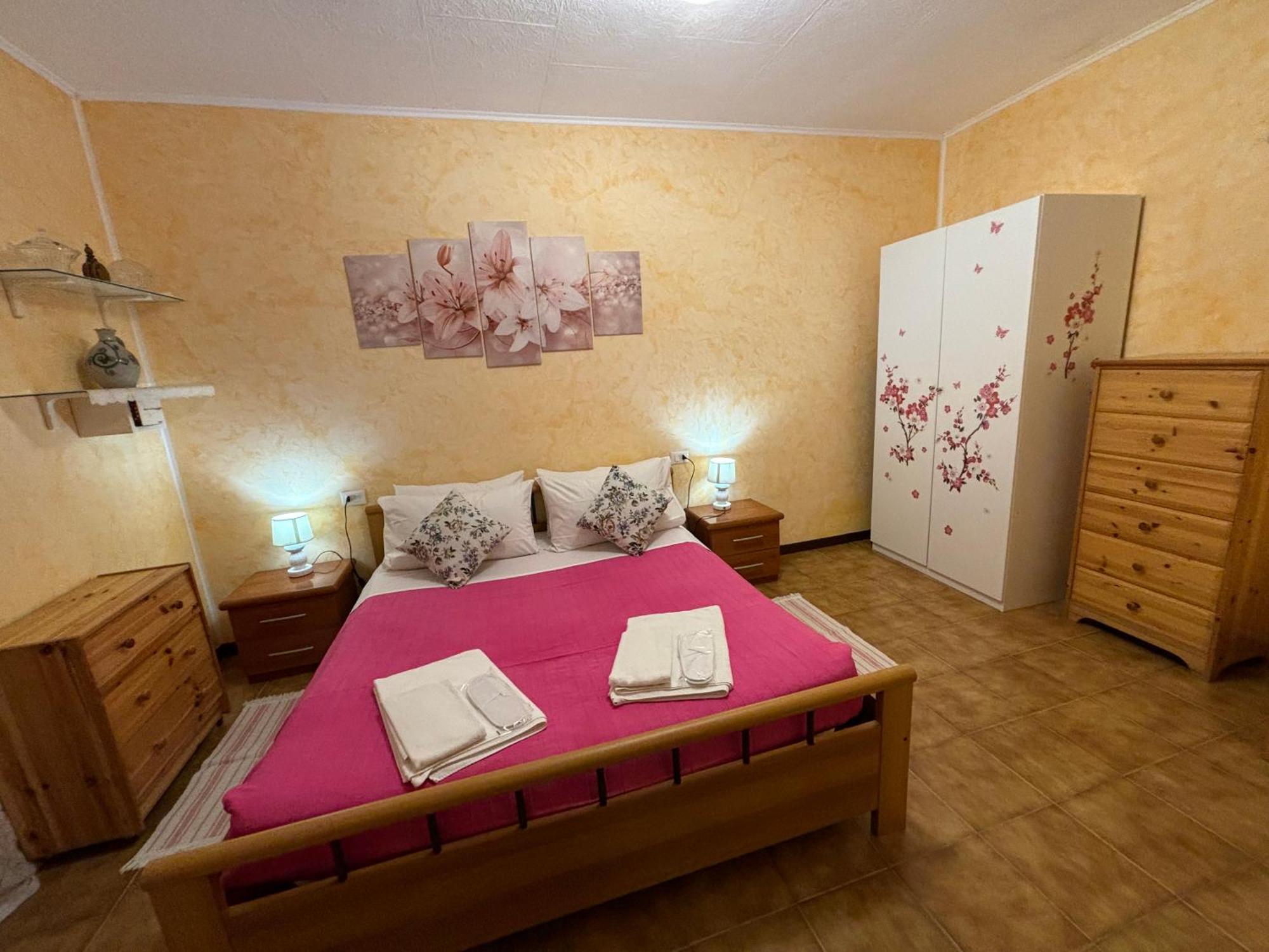 Hotel Diffuso Il Portichetto Vezio Perledo Kültér fotó
